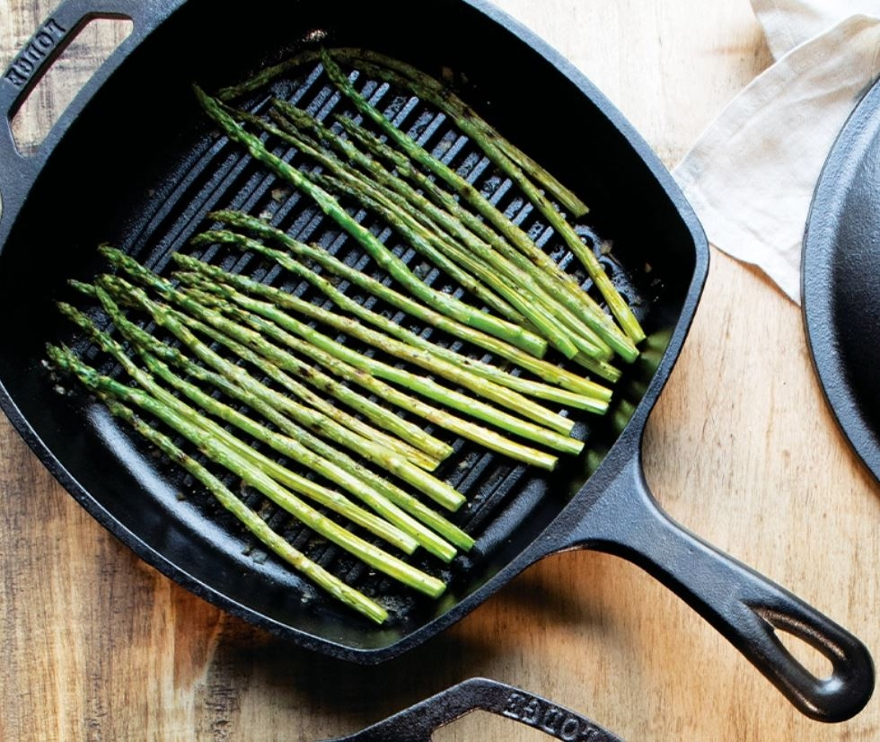 Lodge 10.5 Inch Square Cast Iron Grill Pan 5 Lodge 10.5 Inch Square Cast Iron Grill Pan - Image 3