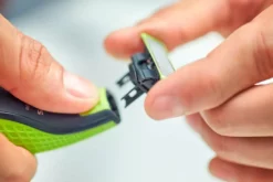 Philips Norelco One Blade Starter Kit -Home Goods Sales Store qp2520 70 u2p global 001